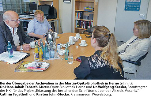 Heimatarchiv an die Martin-Opitz-Bibliothek in Herne übergeben