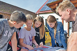 Die Jugend auf den Spuren der Geschichte in Bauchwitz/Bukowiec