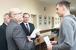 Stipendien für Birnbaumer Studenten