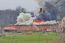 Großbrand in Betsche. Folwark Pszczew in Flammen