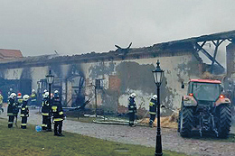 Großbrand in Betsche. Folwark Pszczew in Flammen
