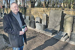 Sammlung von Steindenkmälern auf dem ehemaligen kath. Friedhof in Meseritz 