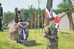 Betsche: Einweihung eines Obelisk am Grab der Napoleon-Soldaten 