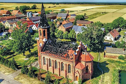 Großfeuer vernichtete die historische Kirche in Dürrlettel