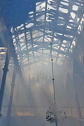Großfeuer vernichtete die historische Kirche in Dürrlettel