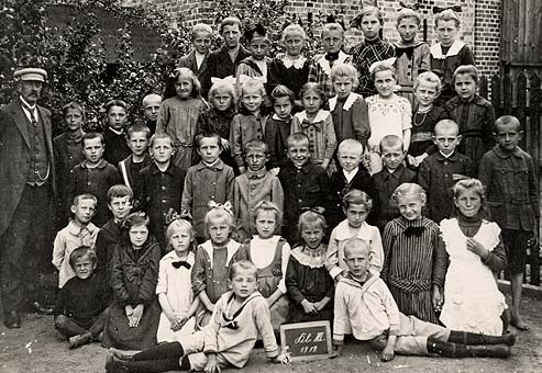 Schulklasse III, 1919