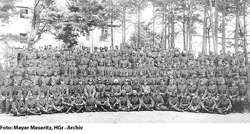 Gruppenbild indisches Regiment, Regenwurmlager